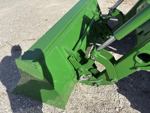 Image of John Deere 5075E equipment image 4