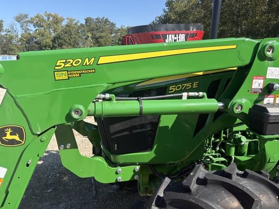 Image of John Deere 5075E equipment image 2