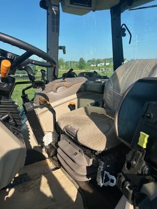 Image of John Deere 5075E equipment image 4