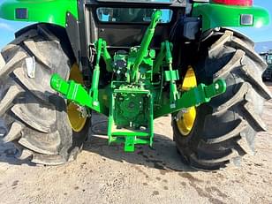 Main image John Deere 5075E 9