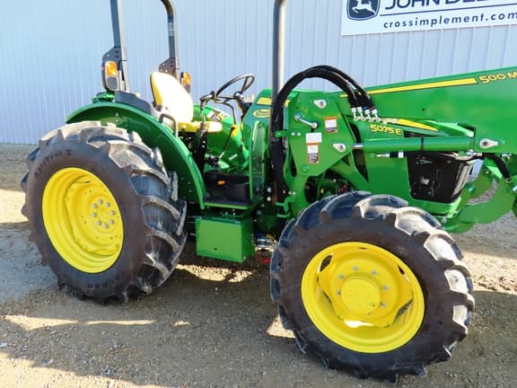 Image of John Deere 5075E equipment image 4