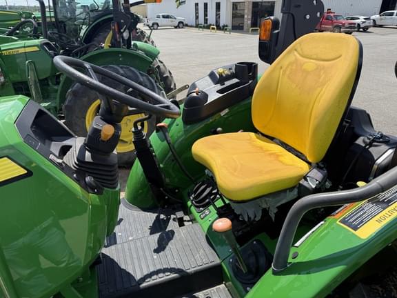 Image of John Deere 5075E equipment image 3