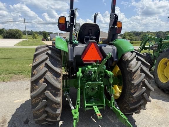 Image of John Deere 5075E equipment image 2