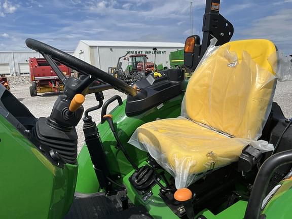 Image of John Deere 5075E equipment image 3