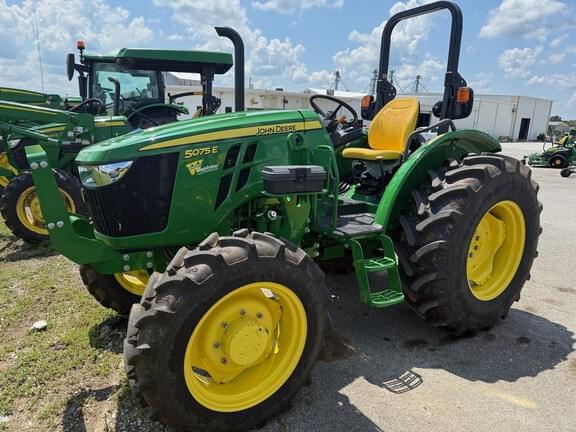 Image of John Deere 5075E Primary image
