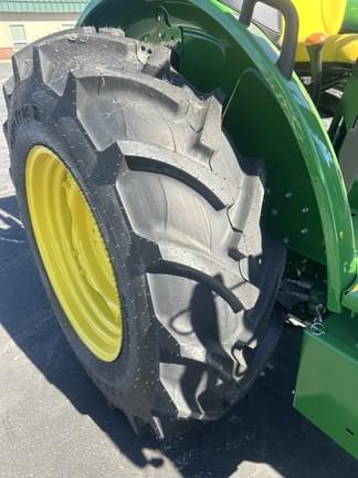 Image of John Deere 5075E equipment image 3