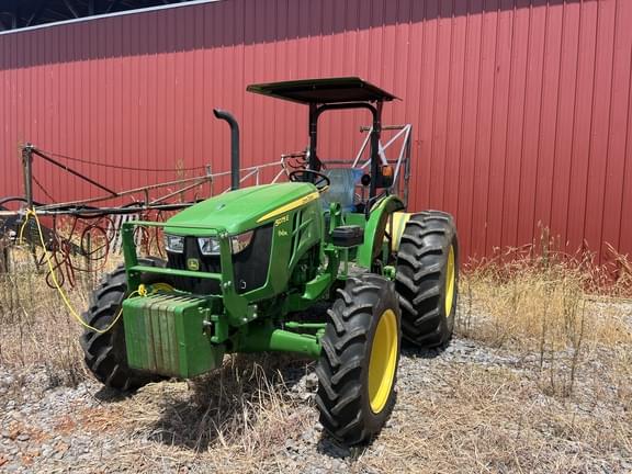 Image of John Deere 5075E equipment image 3