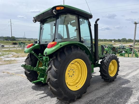 Image of John Deere 5075E equipment image 4