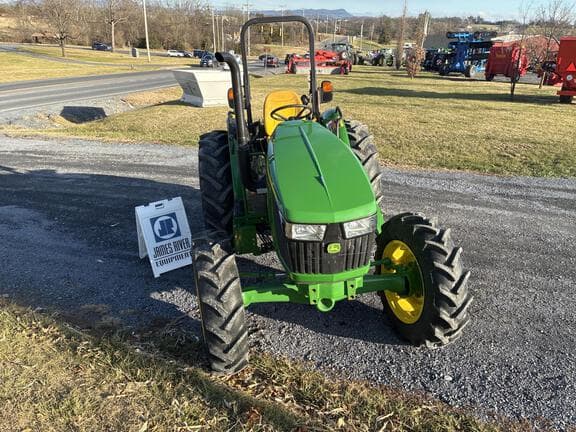 Image of John Deere 5075E equipment image 4