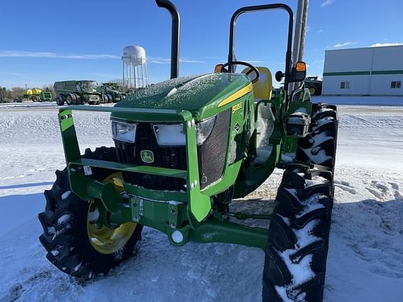 Image of John Deere 5075E equipment image 4