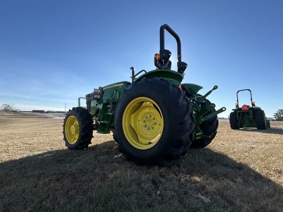 Image of John Deere 5075E equipment image 3