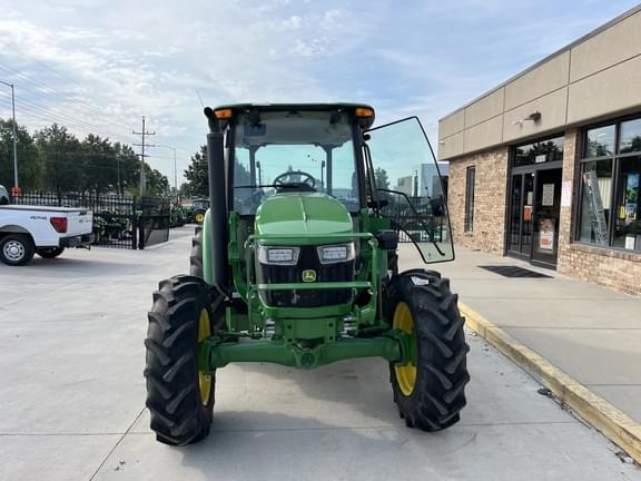 Image of John Deere 5075E equipment image 4