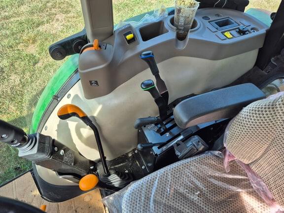Image of John Deere 5075E equipment image 4