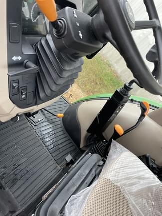 Image of John Deere 5075E equipment image 2