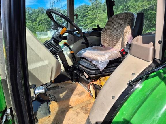 Image of John Deere 5075E equipment image 2
