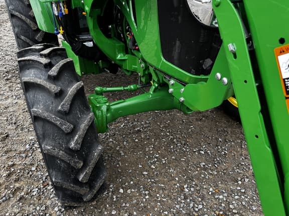 Image of John Deere 5075E equipment image 4