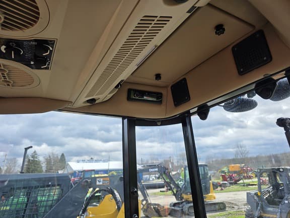 Image of John Deere 5075EN equipment image 4