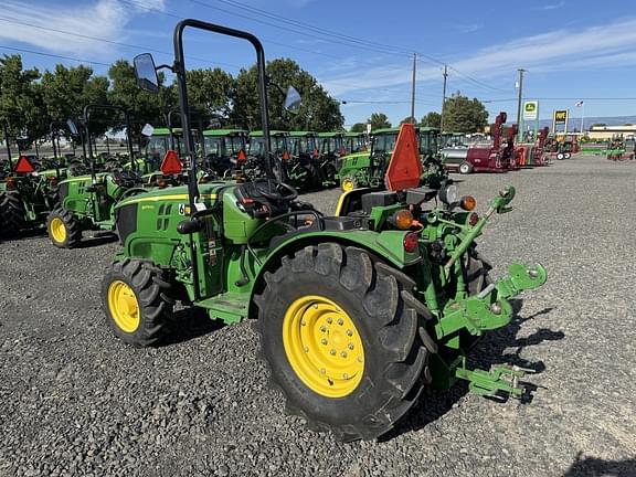 Image of John Deere 5075GL equipment image 2