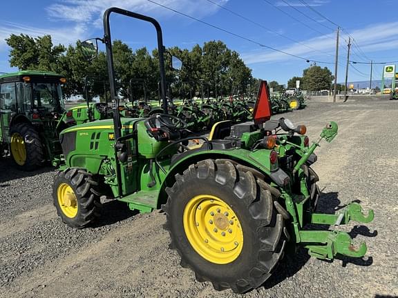 Image of John Deere 5075GL equipment image 2