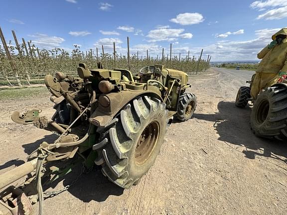 Image of John Deere 5075GL equipment image 4