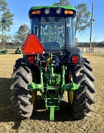 Image of John Deere 5075EN equipment image 3