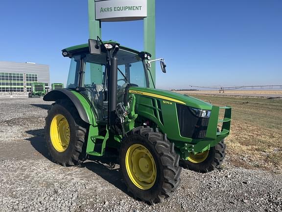 Image of John Deere 5075M equipment image 1