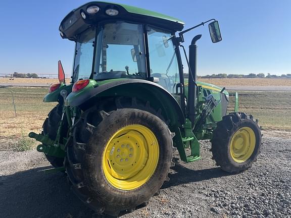 Image of John Deere 5075M equipment image 2