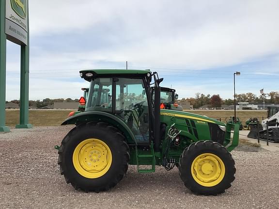 Image of John Deere 5075M equipment image 4