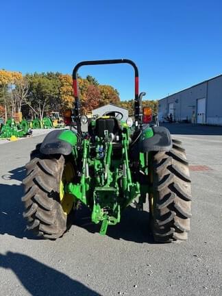 Image of John Deere 5075M equipment image 1