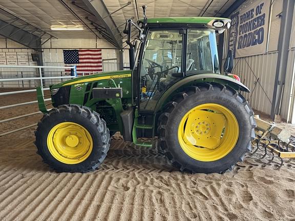 Image of John Deere 5075M equipment image 2