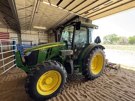 Image of John Deere 5075M equipment image 1