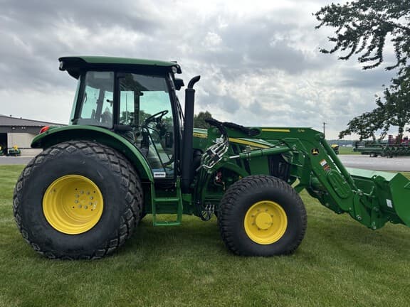 Image of John Deere 5075M equipment image 1