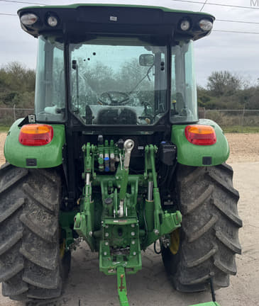 Image of John Deere 5075M equipment image 4