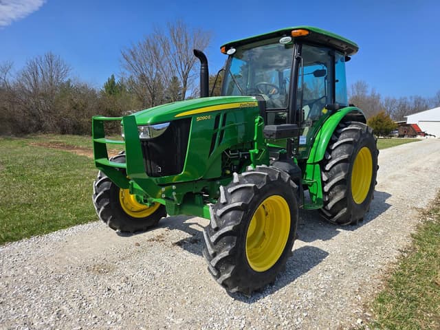 Image of John Deere 5090E equipment image 1