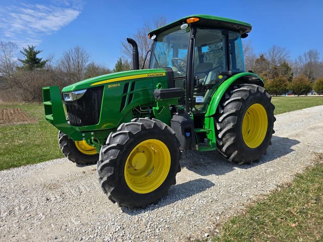 Image of John Deere 5090E equipment image 2