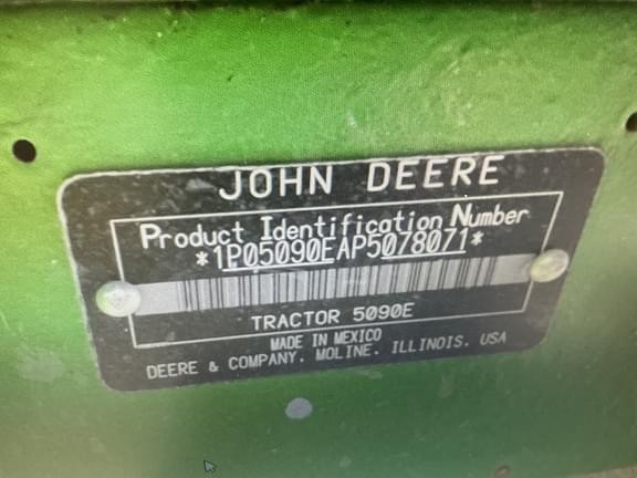 Image of John Deere 5090E equipment image 4