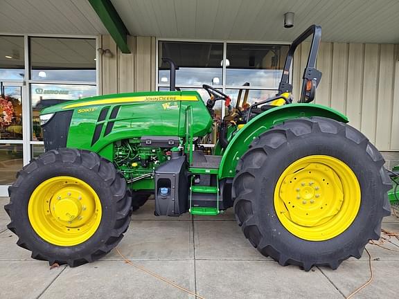 Image of John Deere 5090E equipment image 3