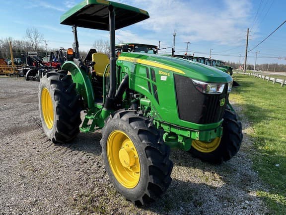 Image of John Deere 5090E equipment image 1