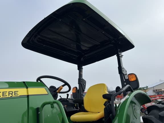 Image of John Deere 5090E equipment image 3