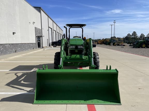 Image of John Deere 5090E equipment image 2
