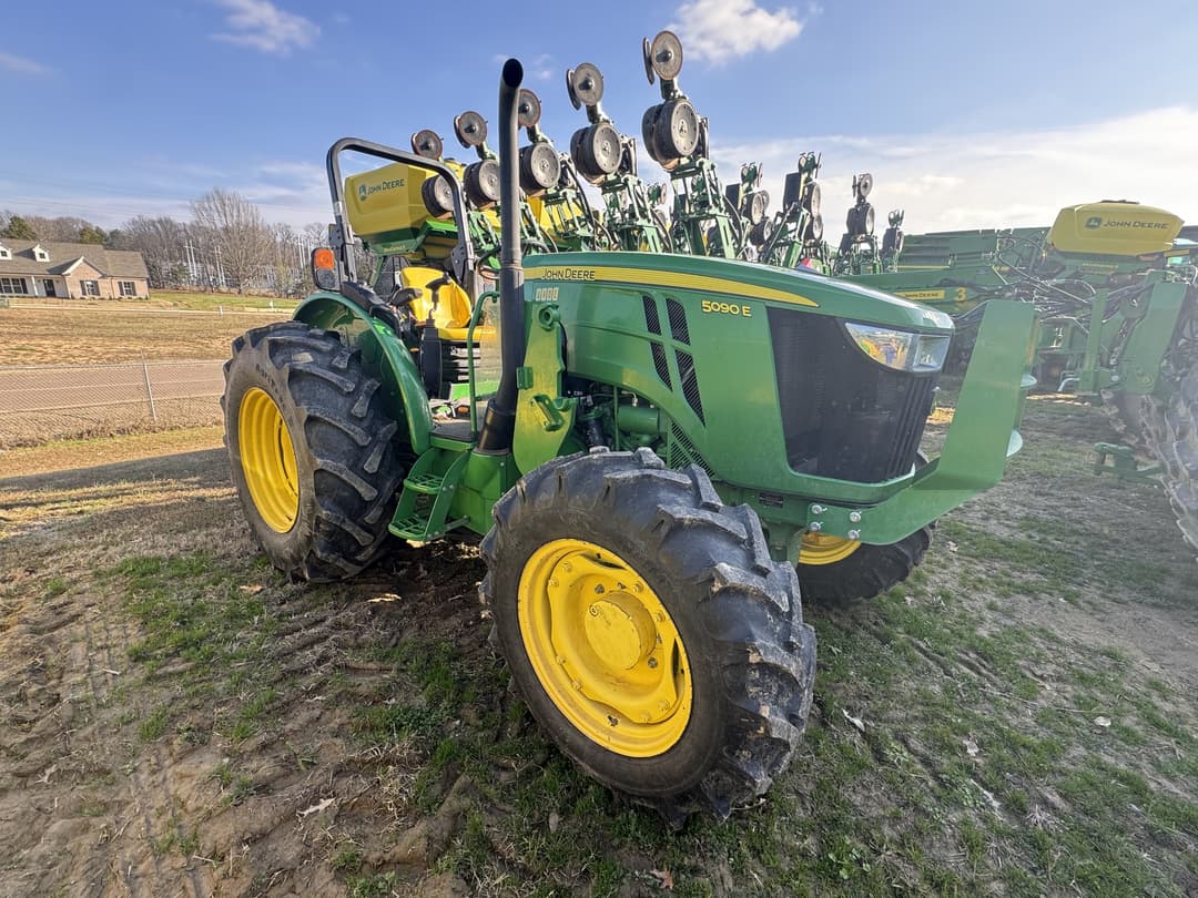 Image of John Deere 5090E Image 0