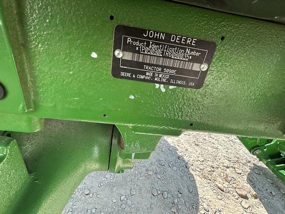 Image of John Deere 5090E equipment image 4