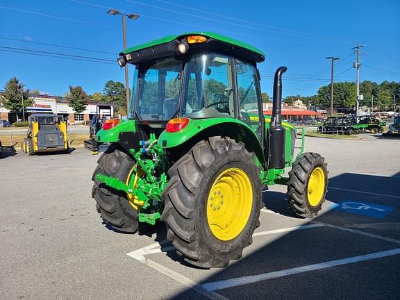 Image of John Deere 5090E equipment image 4