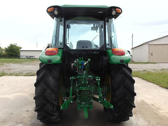 Image of John Deere 5090E equipment image 2