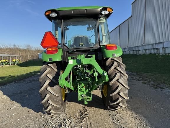 Image of John Deere 5090E equipment image 4