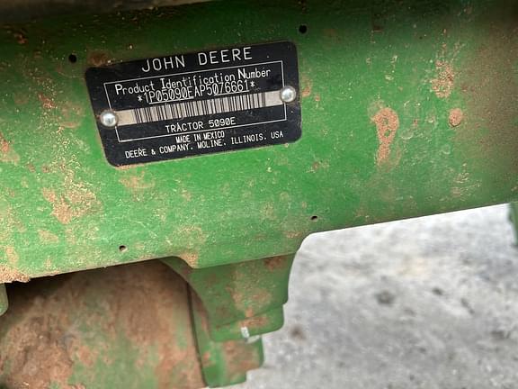 Image of John Deere 5090E equipment image 1