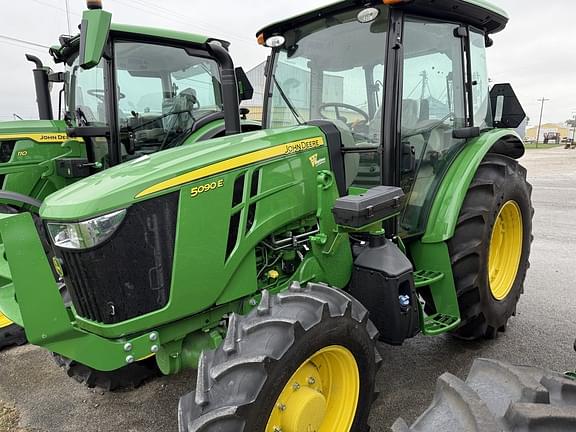 Image of John Deere 5090E Primary image