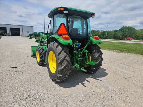 Image of John Deere 5090E equipment image 3