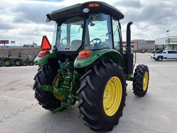 Image of John Deere 5090E equipment image 4