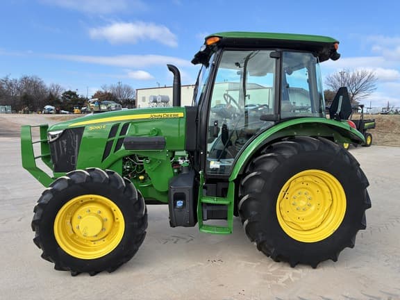 Image of John Deere 5090E Primary image